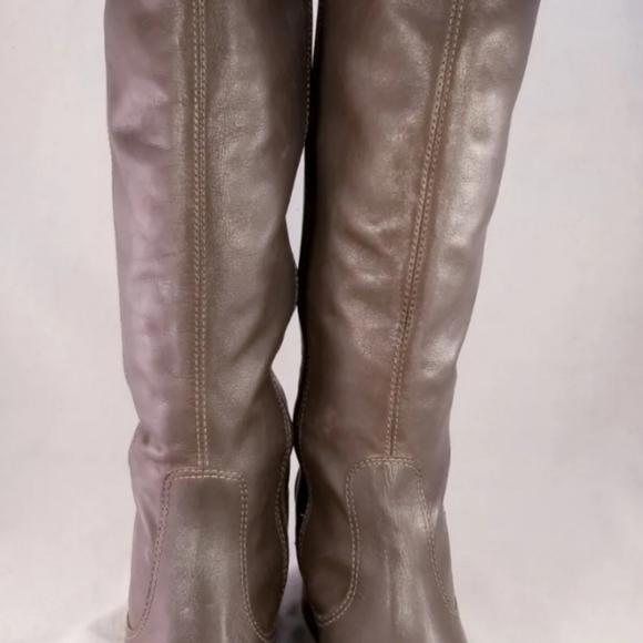 Donald pliner riding equestrian - Picture 5 of 8